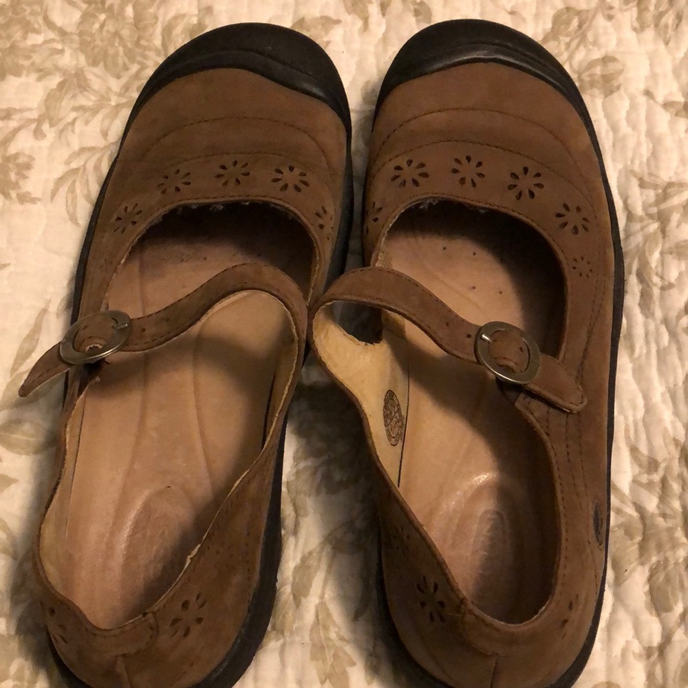 Keen Mary Jane shoes 9.5